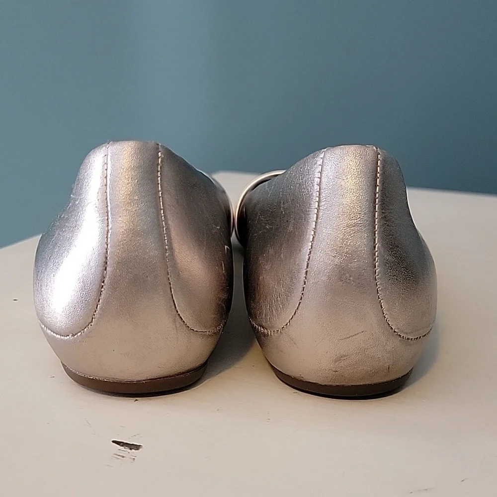 ECCO‎ Owando Light Gold Metallic Button Flats Eur 41, US 10.5